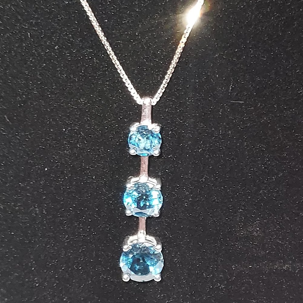LONDON BLUE TOPAZ PENDANT
